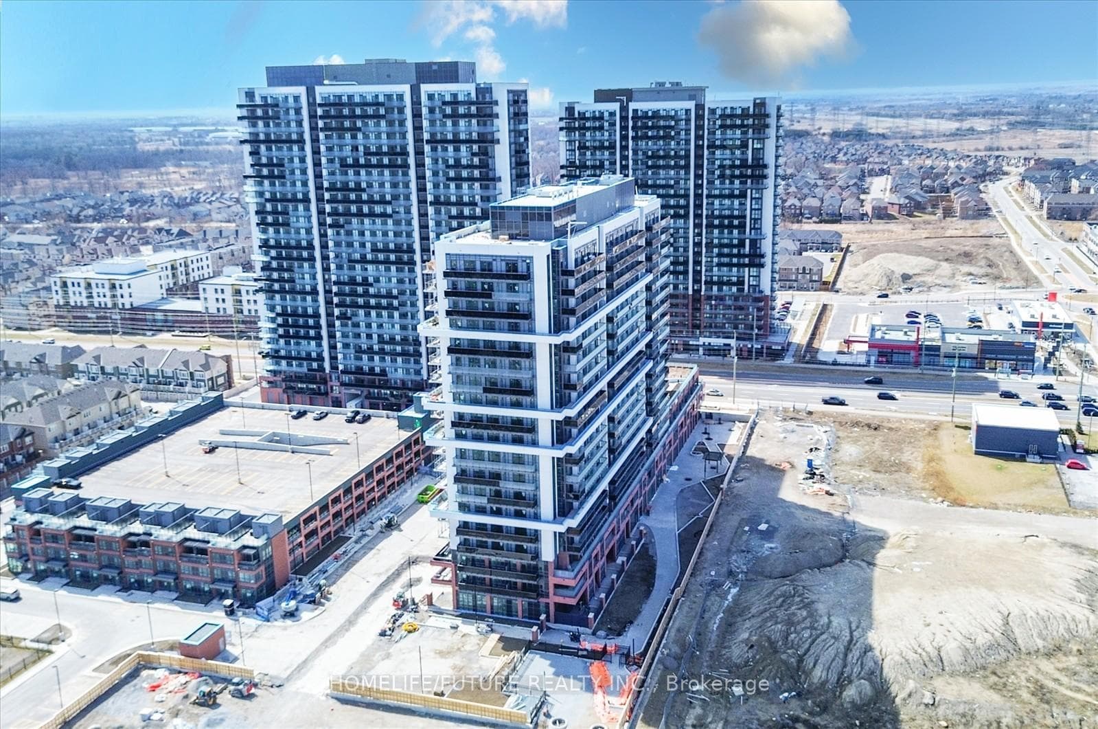 2545 Simcoe Street Unit 1402 photo 1
