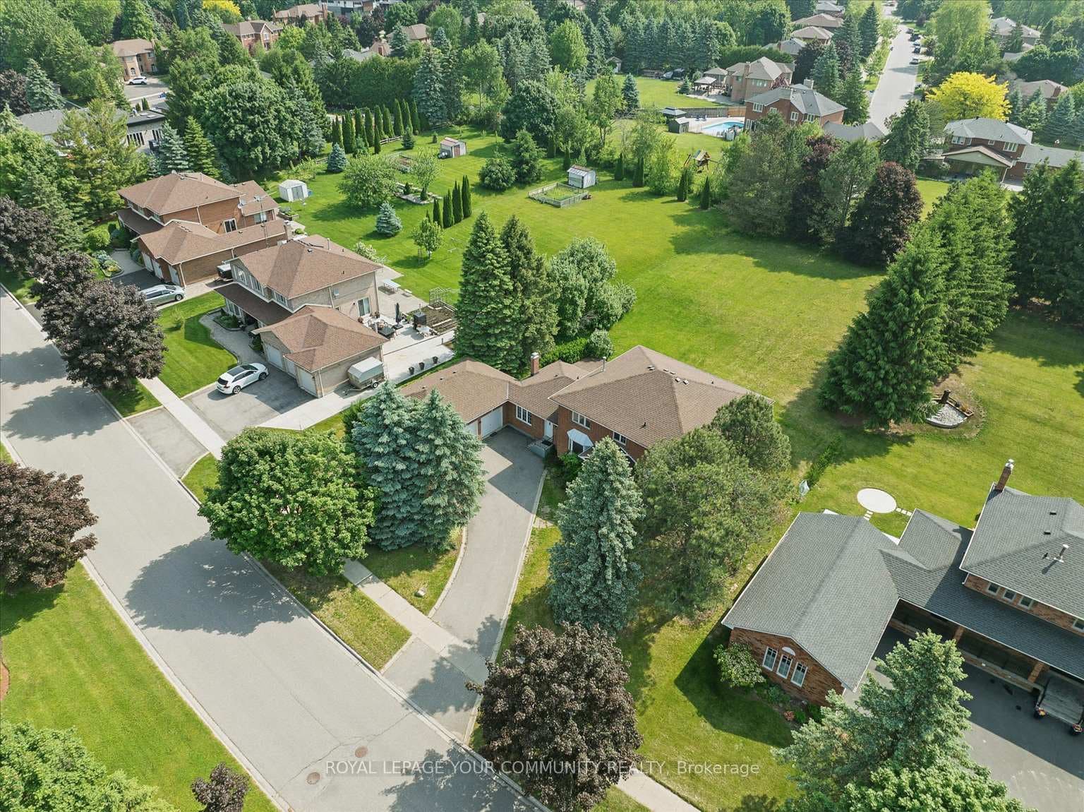 207 Burns Boulevard photo 3