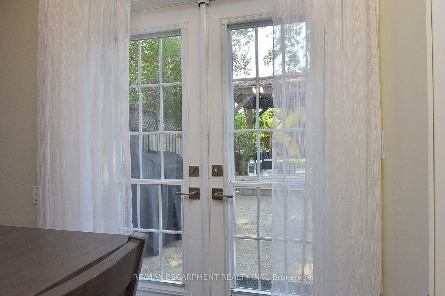 1091 Upper Wellington Street photo 12