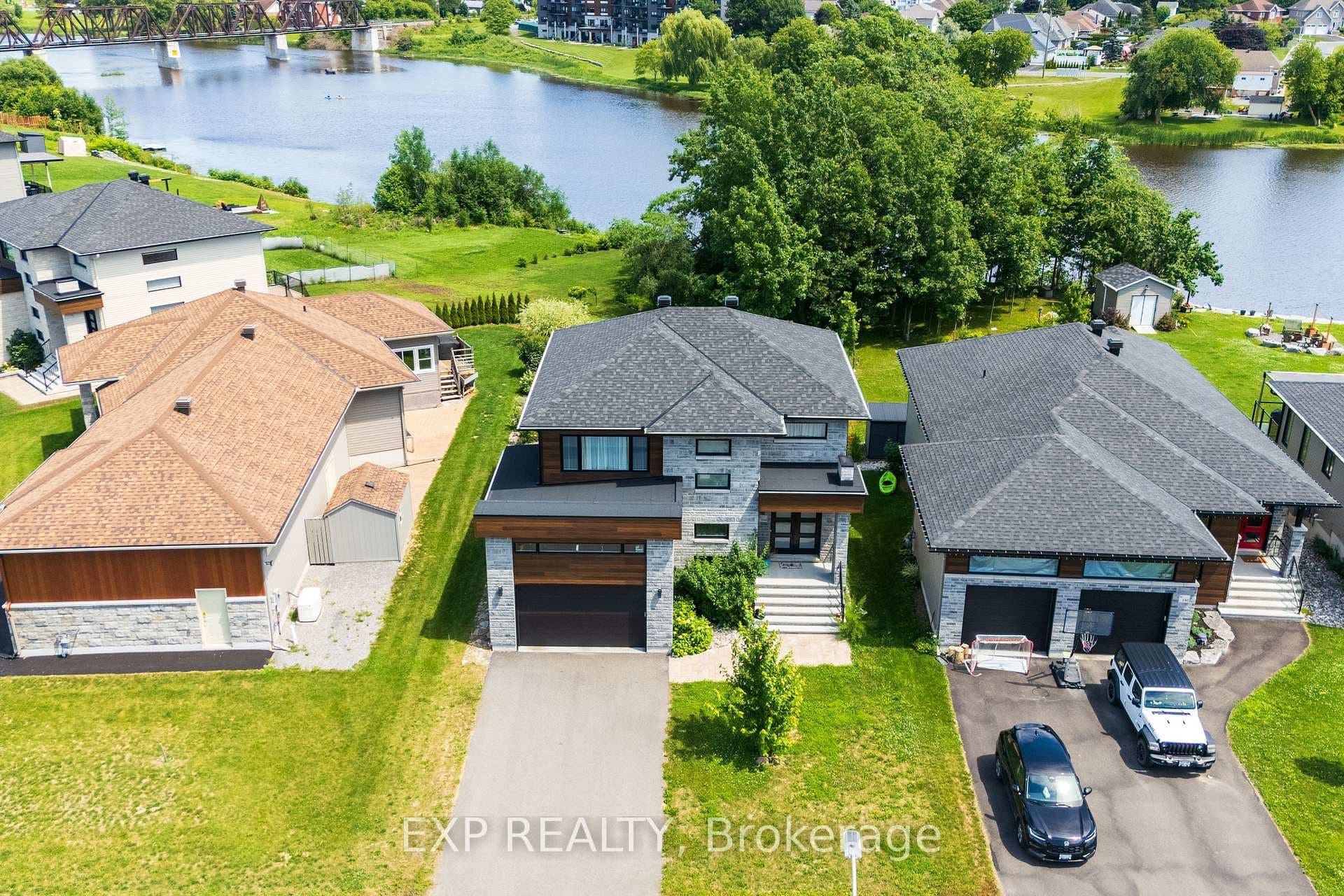 144 Argile Street photo 2