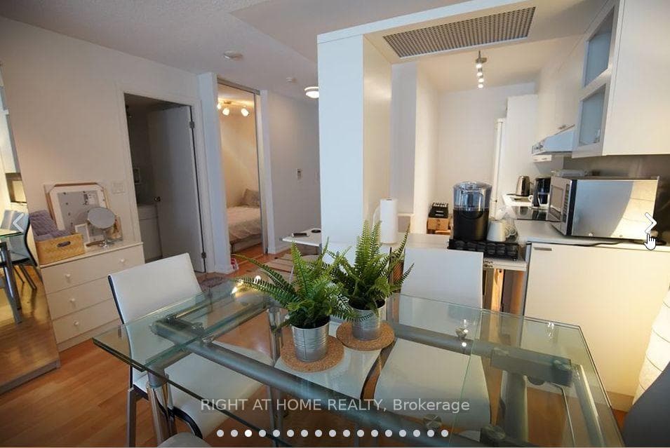 111 Elizabeth Street Unit 620 photo 7