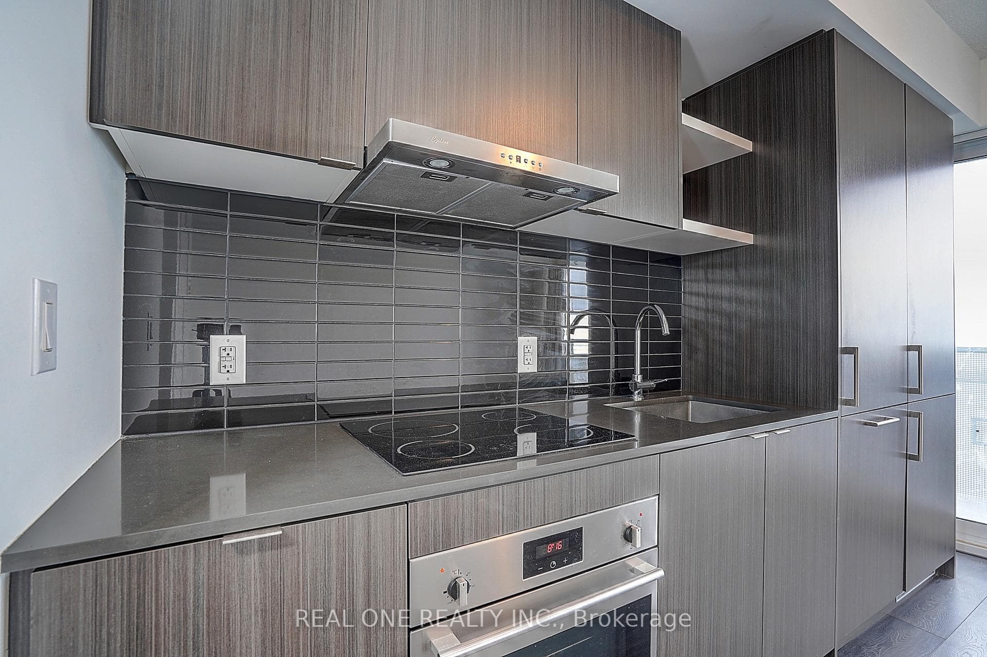 100 Harbour Street Unit 5008 photo 8