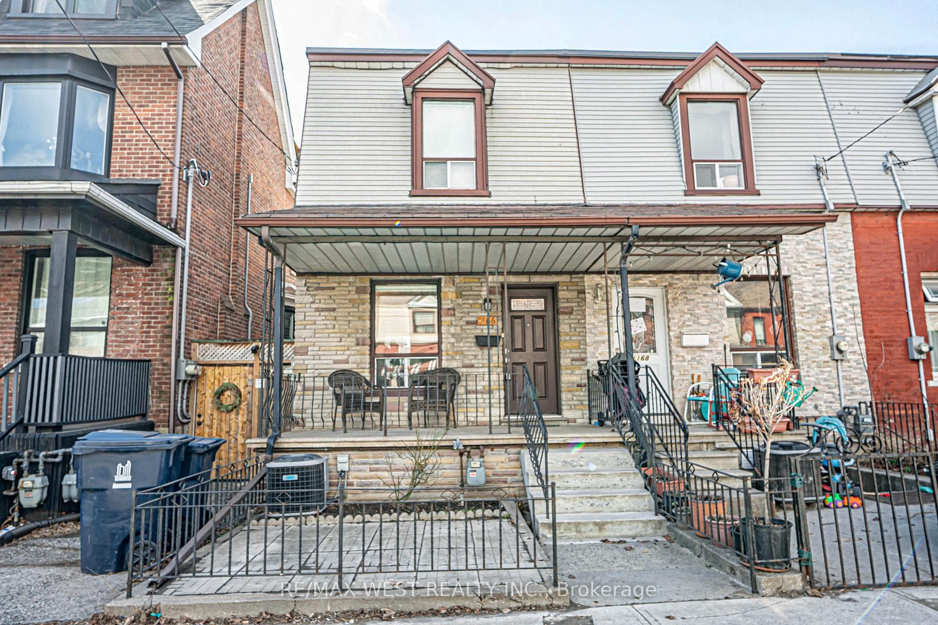 1166 Dufferin Street photo 37