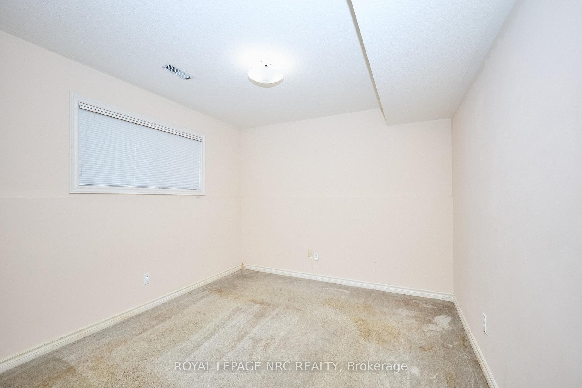 4431 MONTROSE Road photo 24
