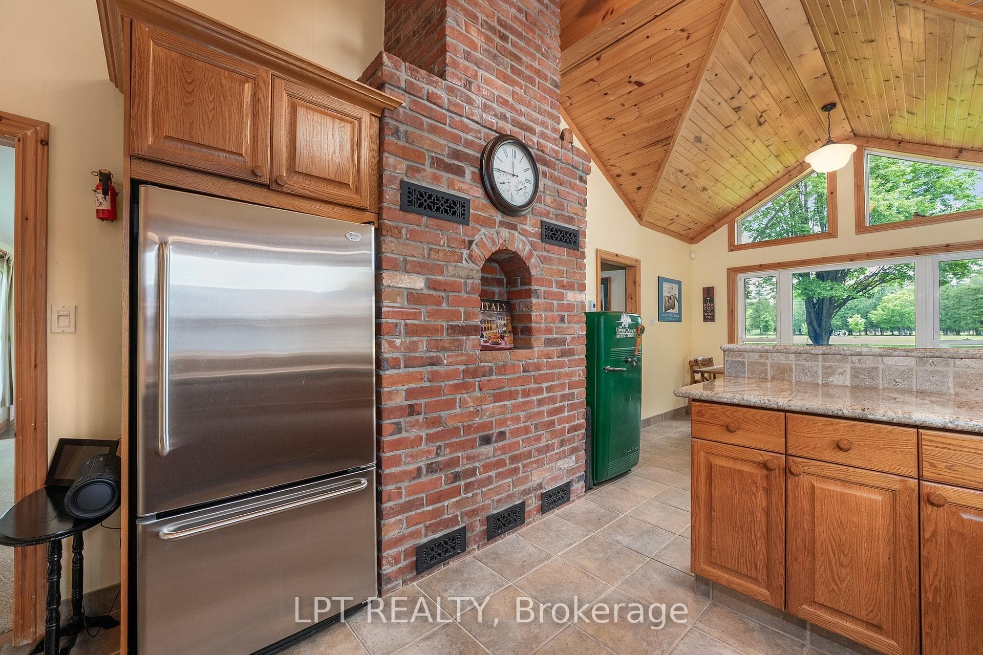 101 Hedge Road photo 17