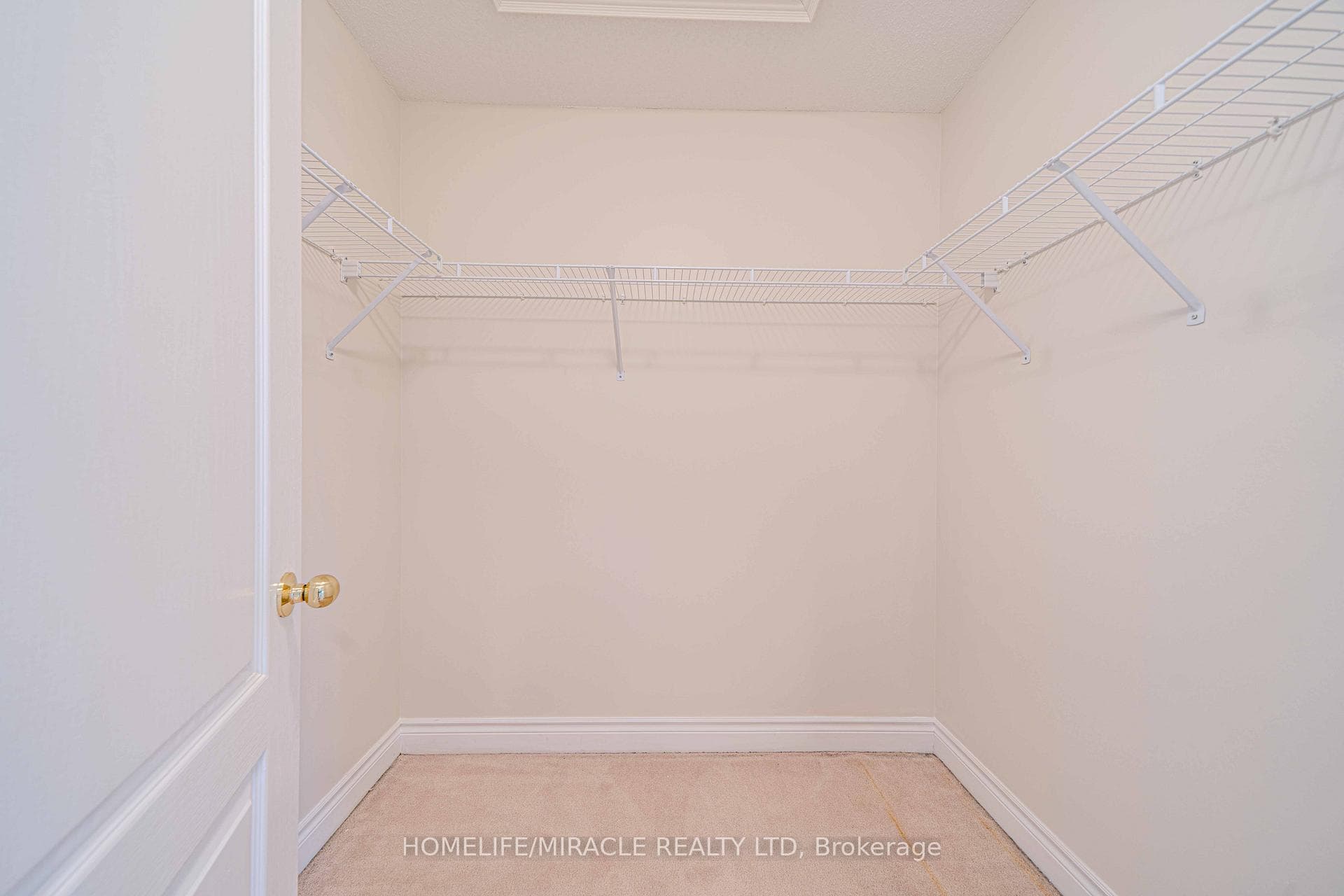 1811 Esterbrooke Drive photo 26