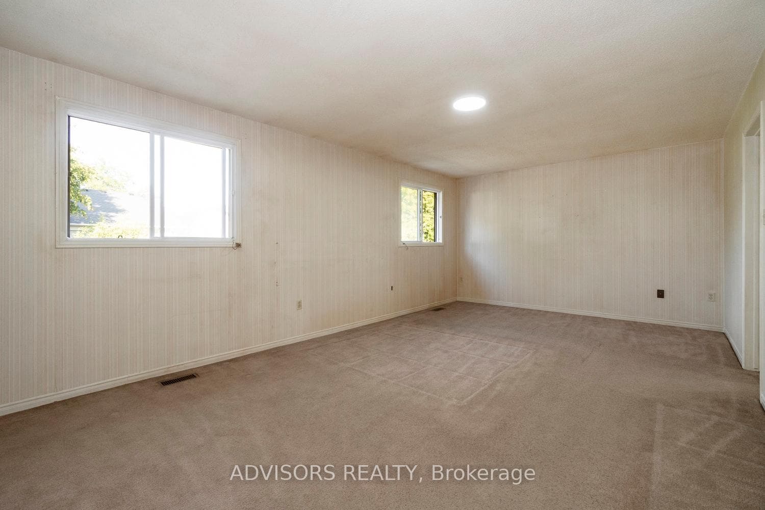 3428 Bristol Drive photo 18