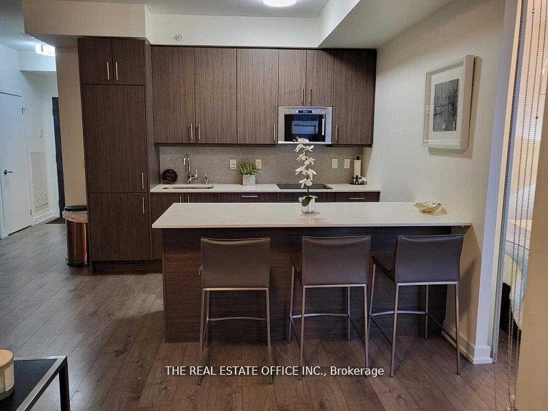 297 College Street Unit 603 photo 6