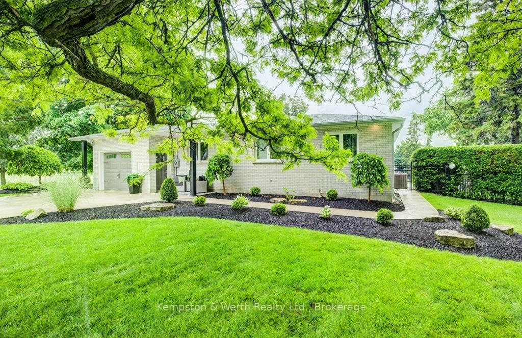 34 Jackson Crescent photo 3
