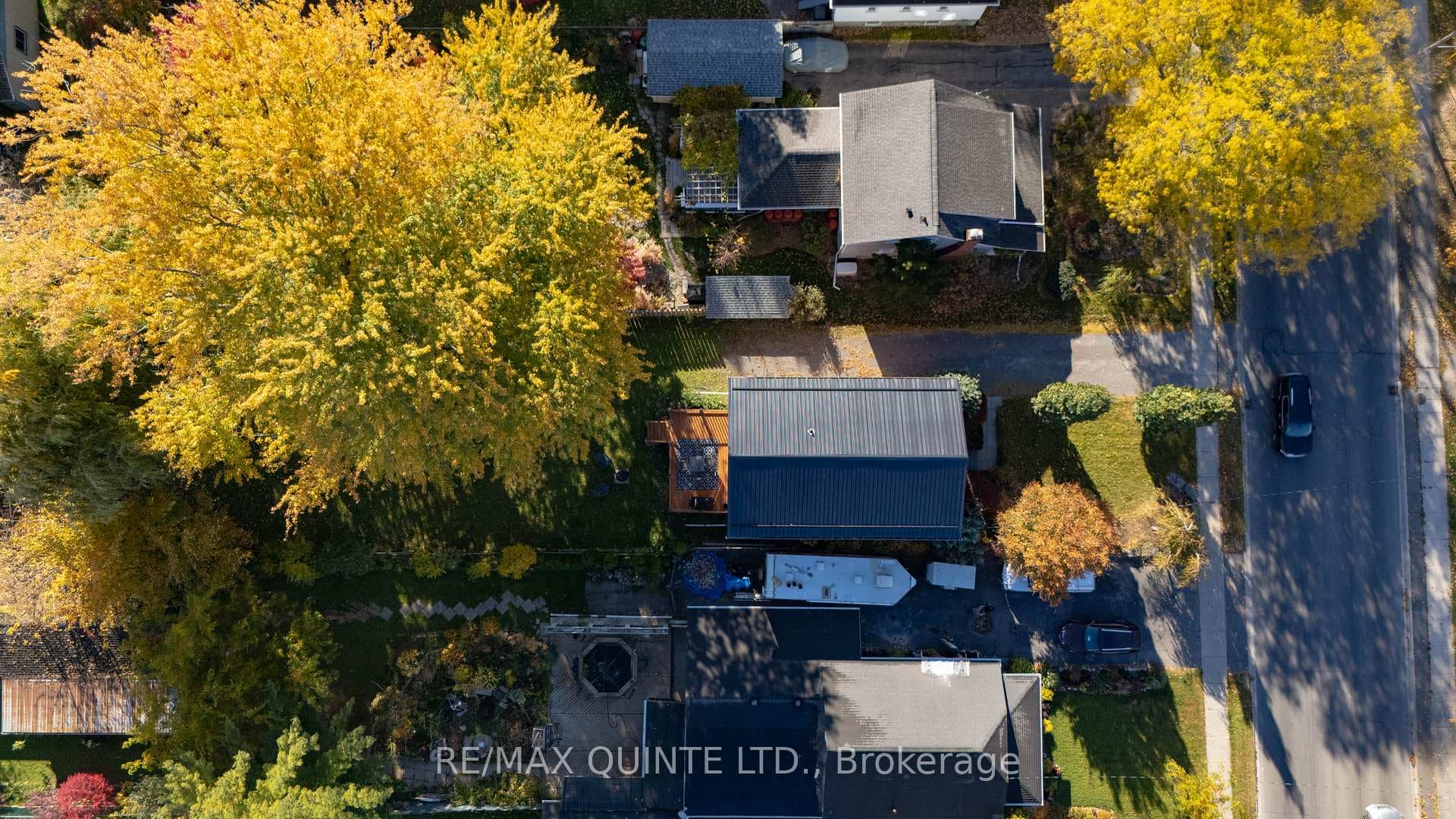 219 Bleecker Avenue photo 39