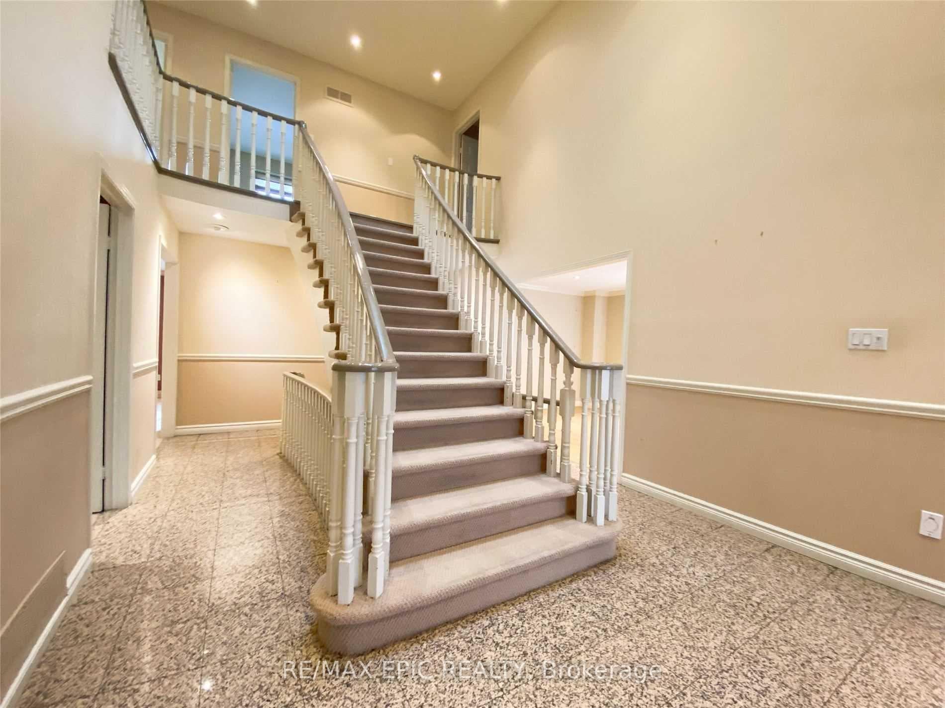 91 Brookshire Circle photo 13