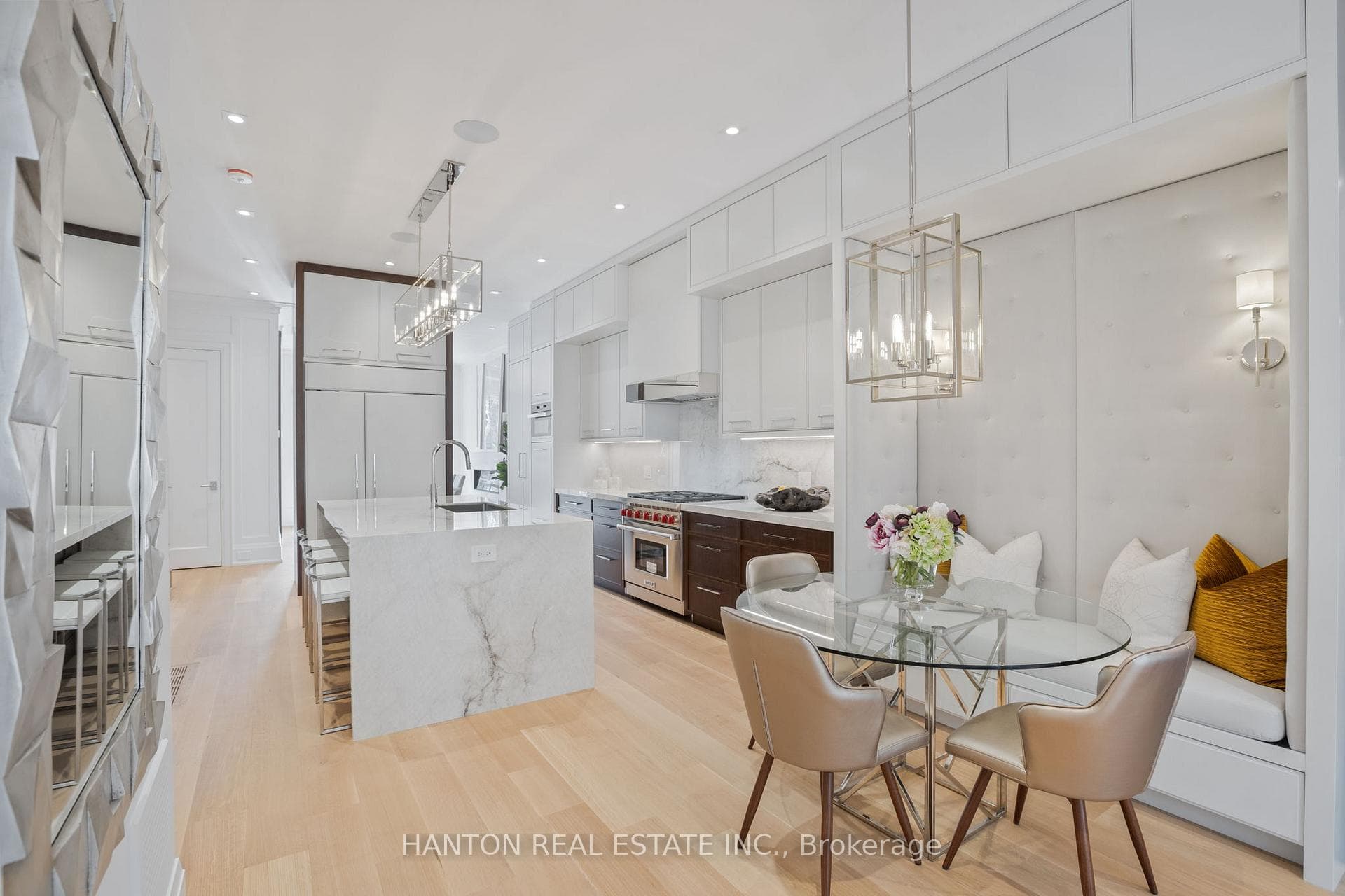Open-Concept Kitchen, Breakfast and Living