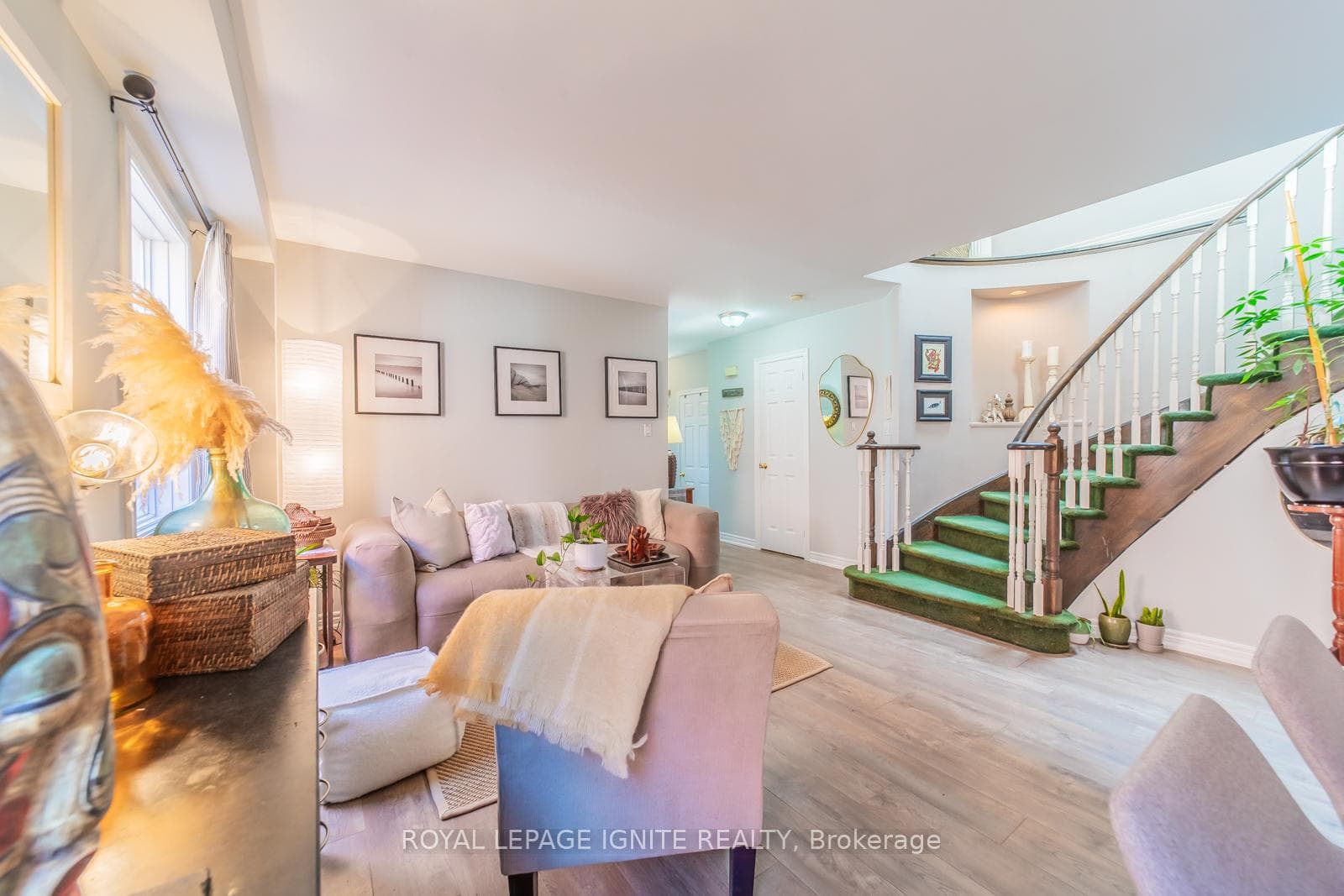756 Swan Place photo 6