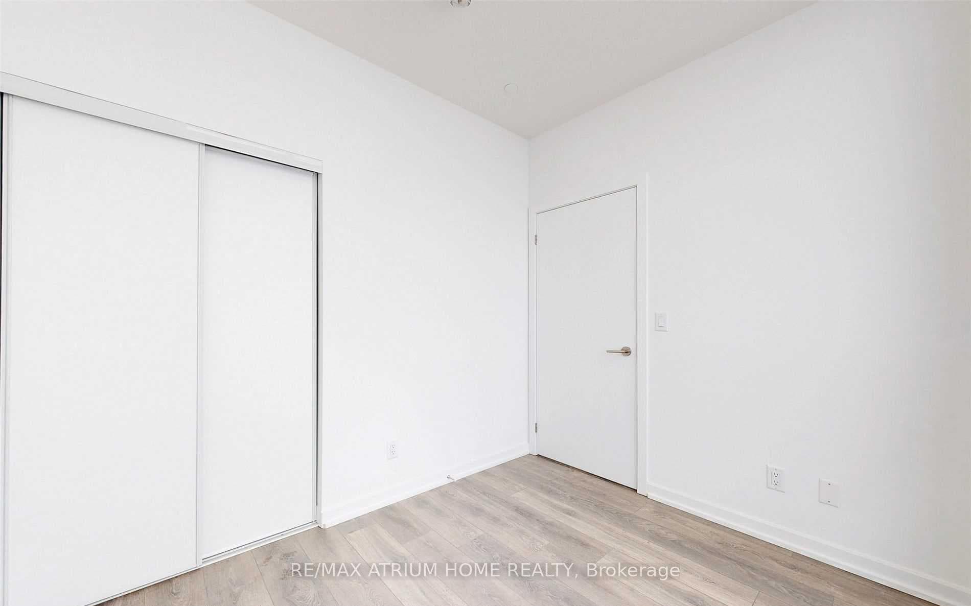 36 Forest Manor Road Unit 905 photo 18