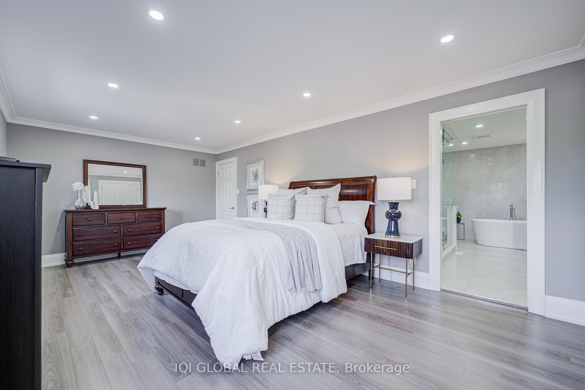 235 Belview Avenue photo 24