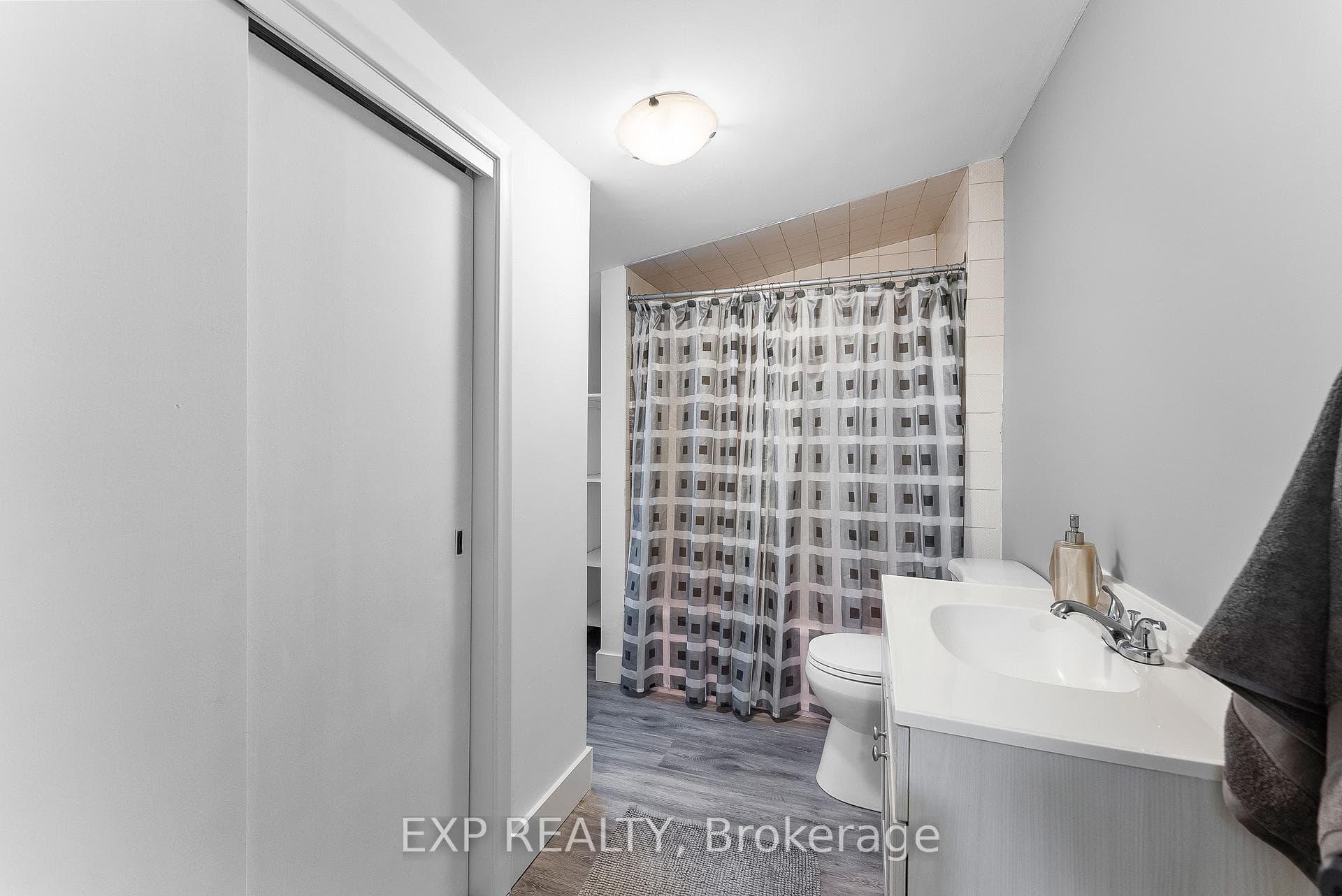 9 Facer Street Unit 1 photo 7