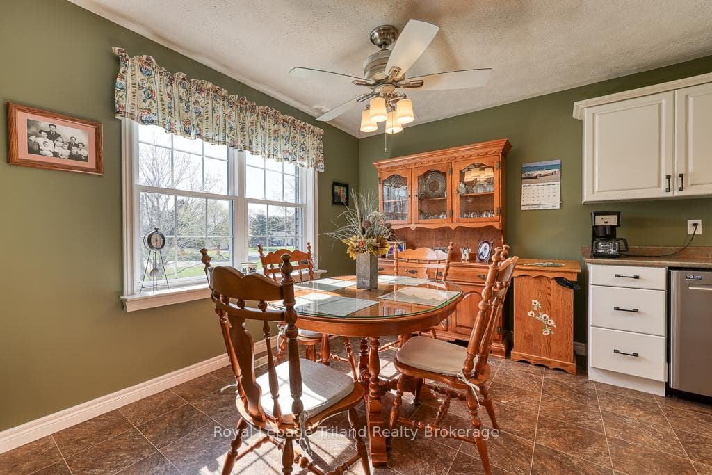 Dining (fits a 6 person table and hutch)