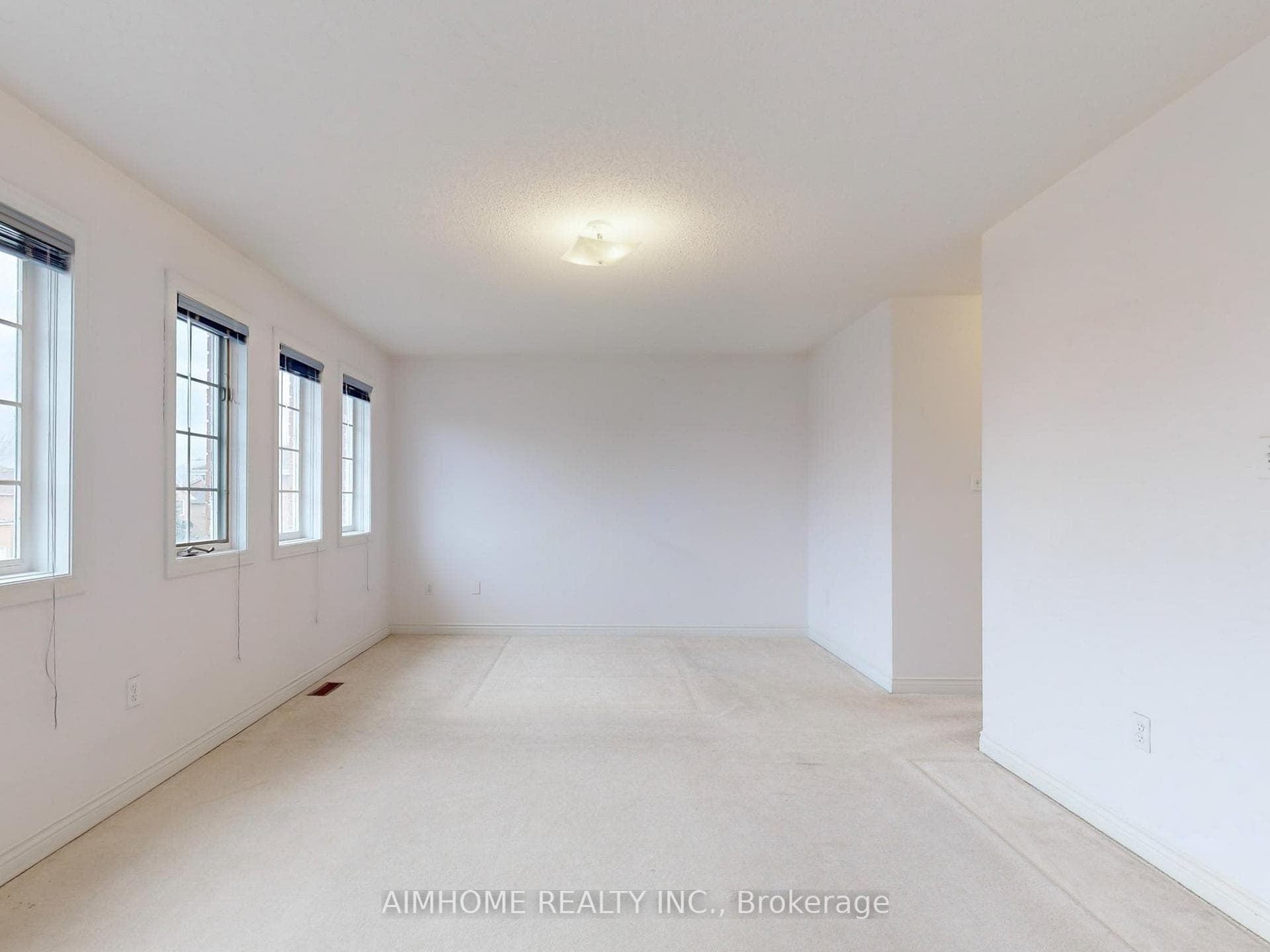 1445 Willowvale Gardens photo 23