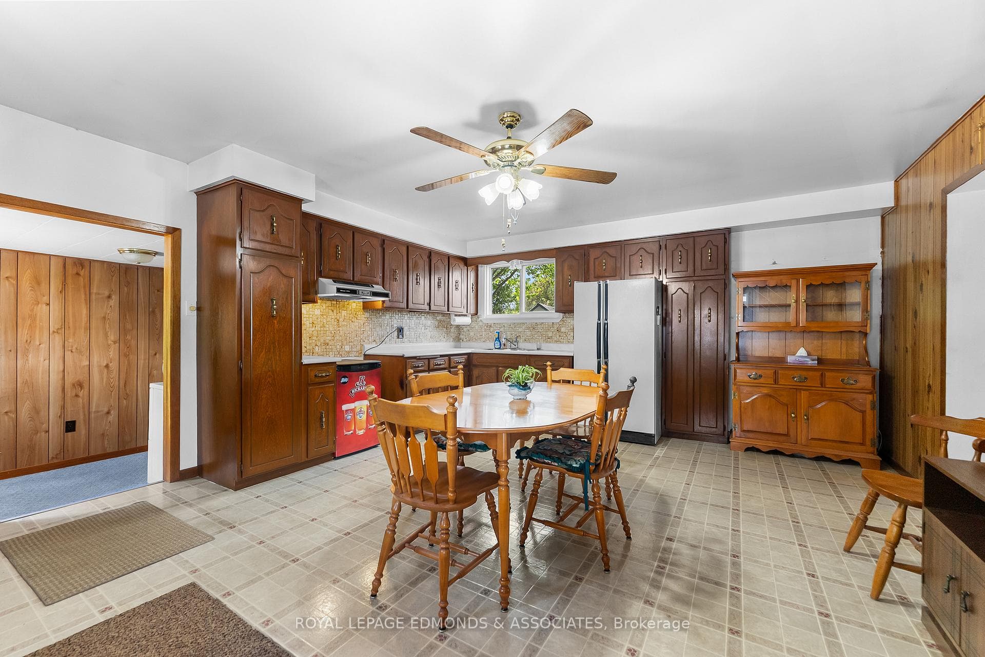 736 Pembroke Street photo 9