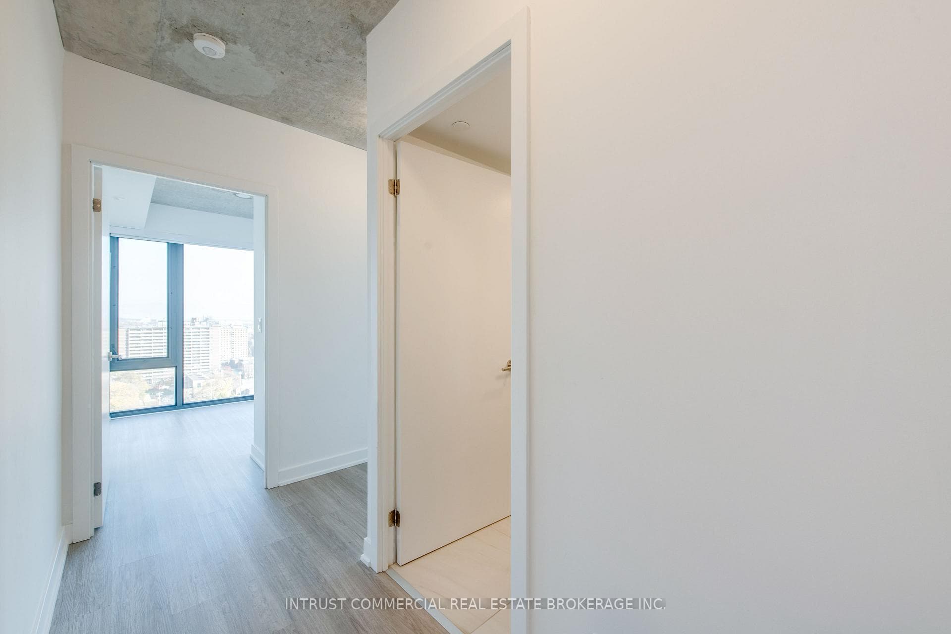 47 Mutual Street Unit 1807 photo 5