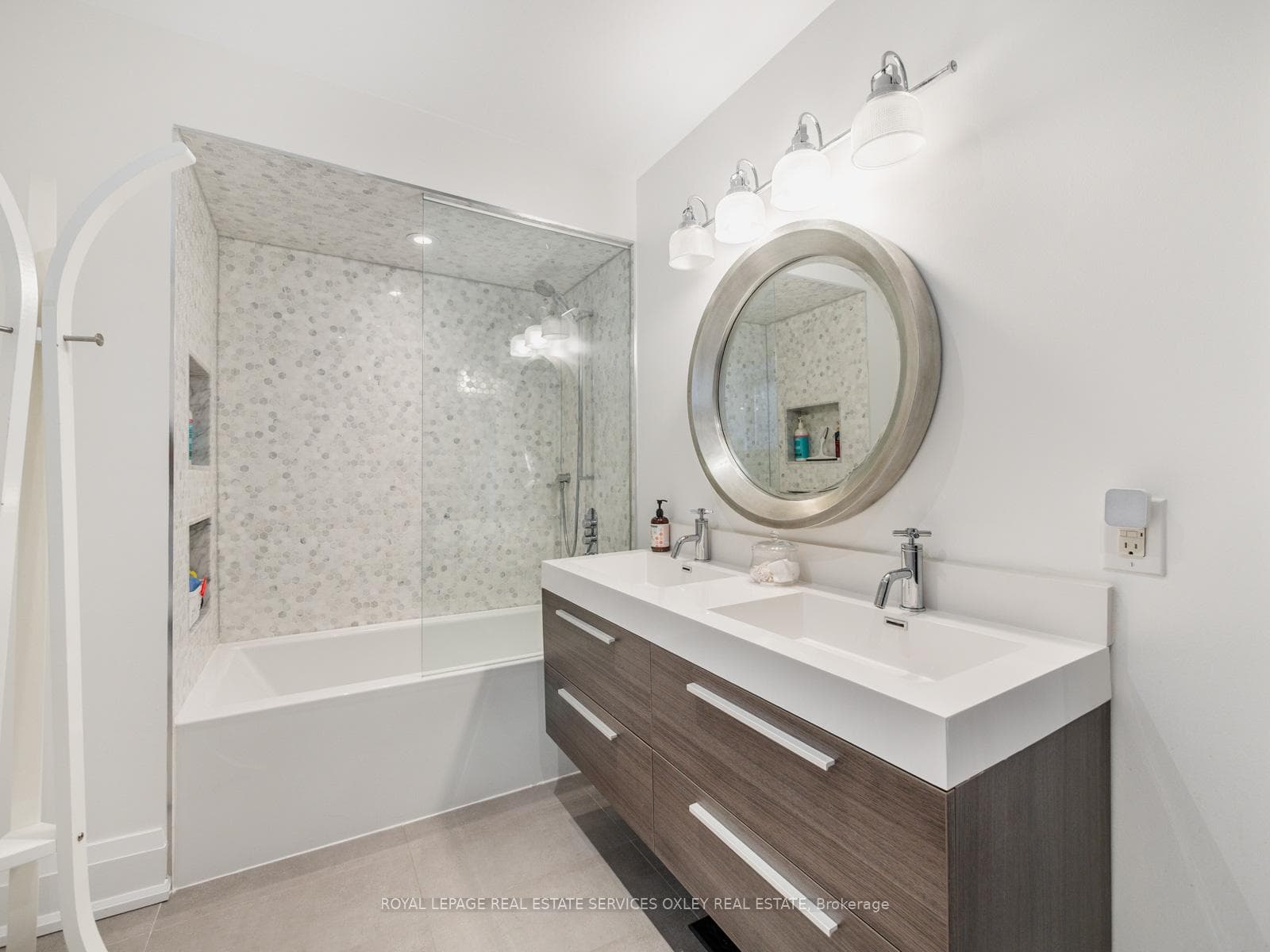 7 Poplar Plains Road photo 33