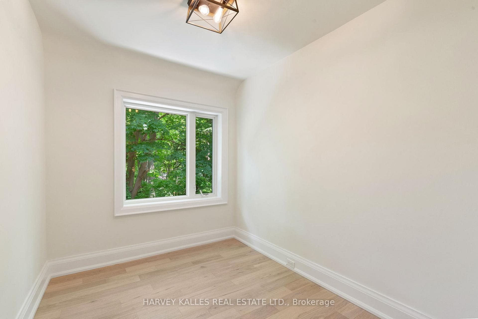 104 Donwoods Drive photo 25