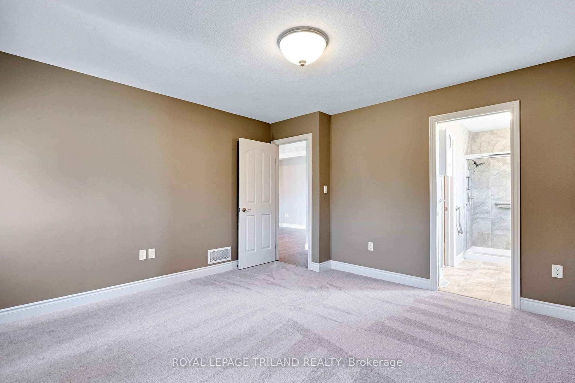 35 Cassie Crescent photo 24