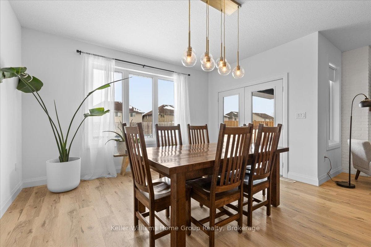 113 Walsh Street photo 9
