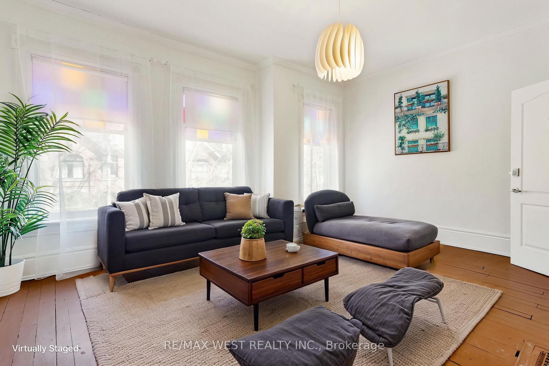 17 Melbourne Avenue Unit Upper photo 4