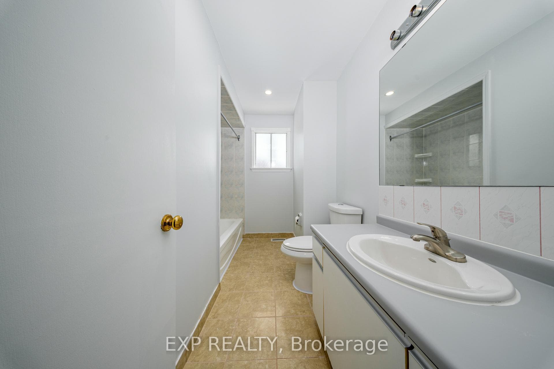 125 Overbank Drive photo 9