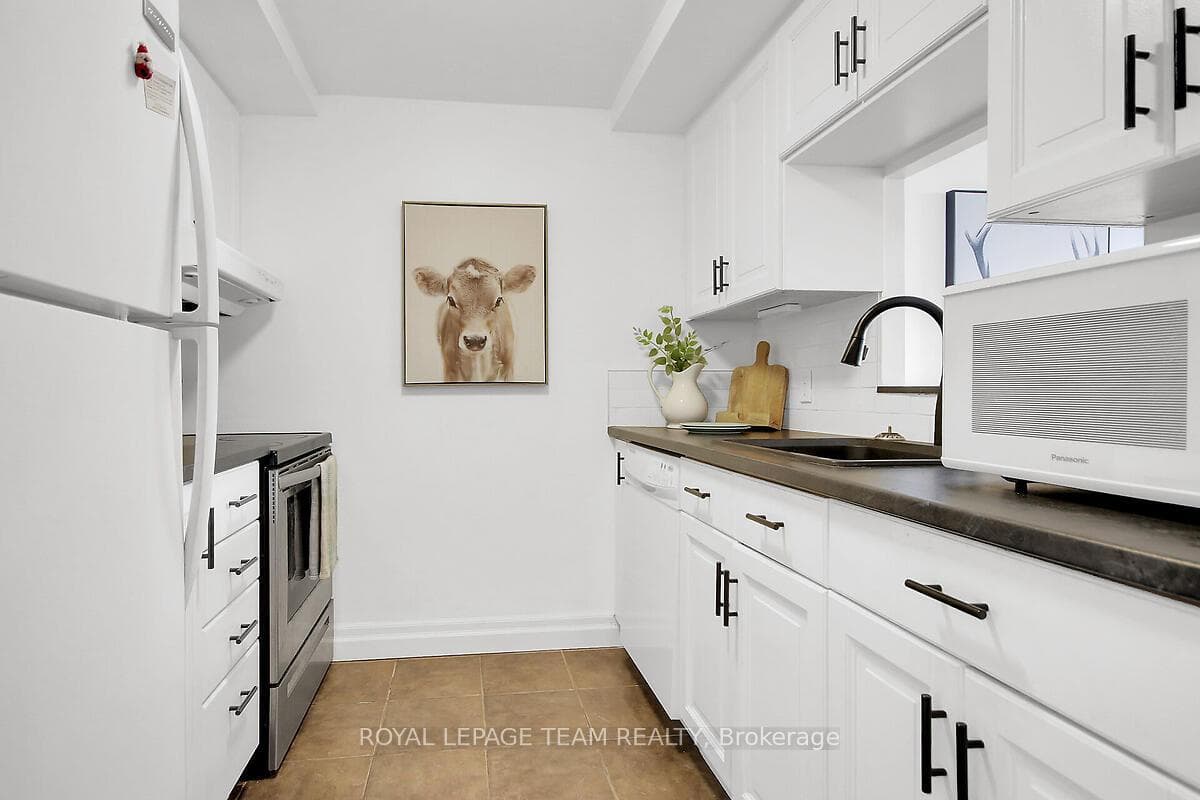 35 Holland Avenue Unit 608 photo 9
