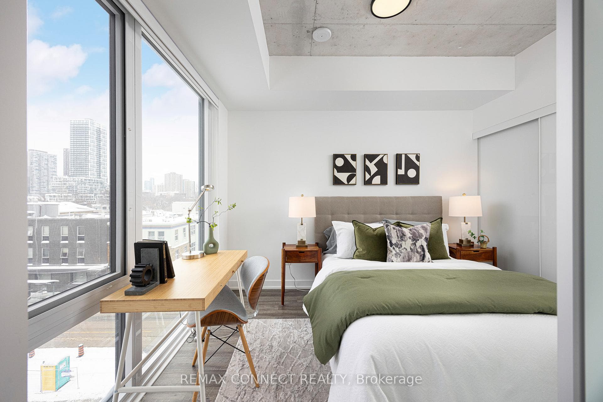 665 Queen Street Unit 417 photo 19