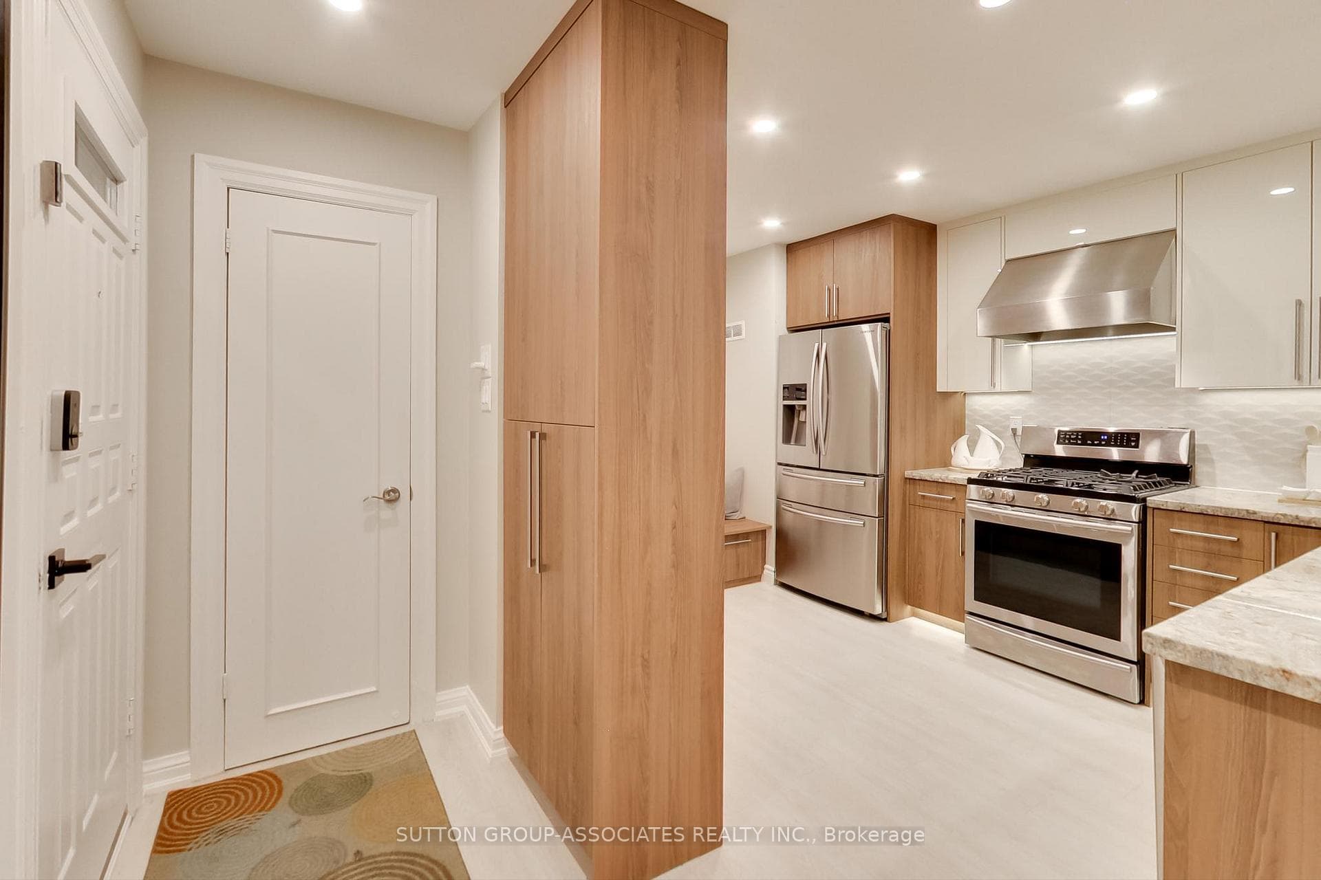 1356 Bathurst Street Unit 8 photo 3