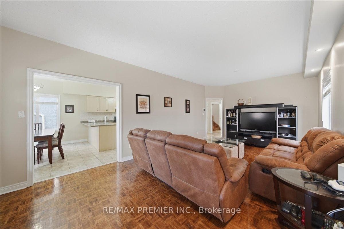 5 Laura Sabrina Drive photo 10