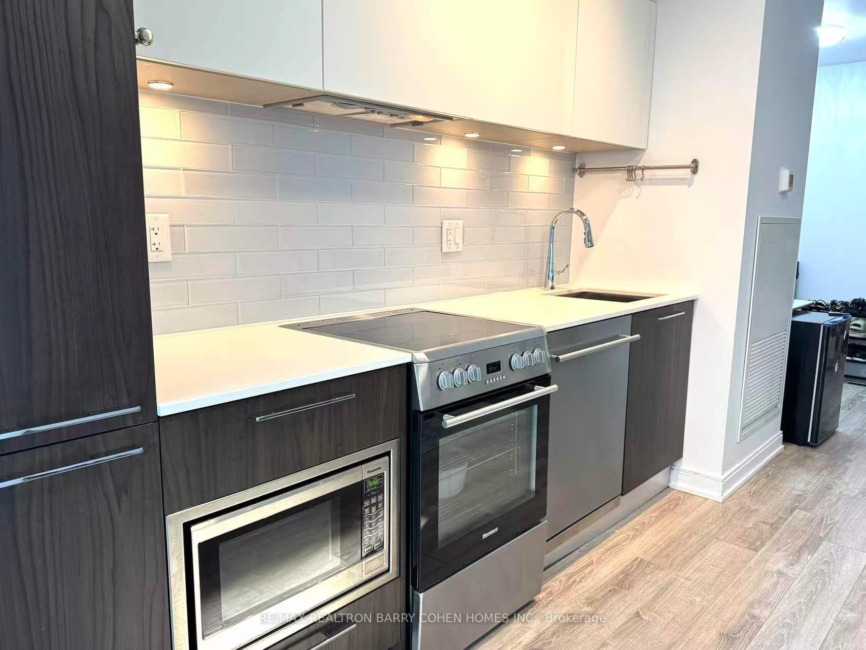 50 Charles Street Unit 3407 photo 3