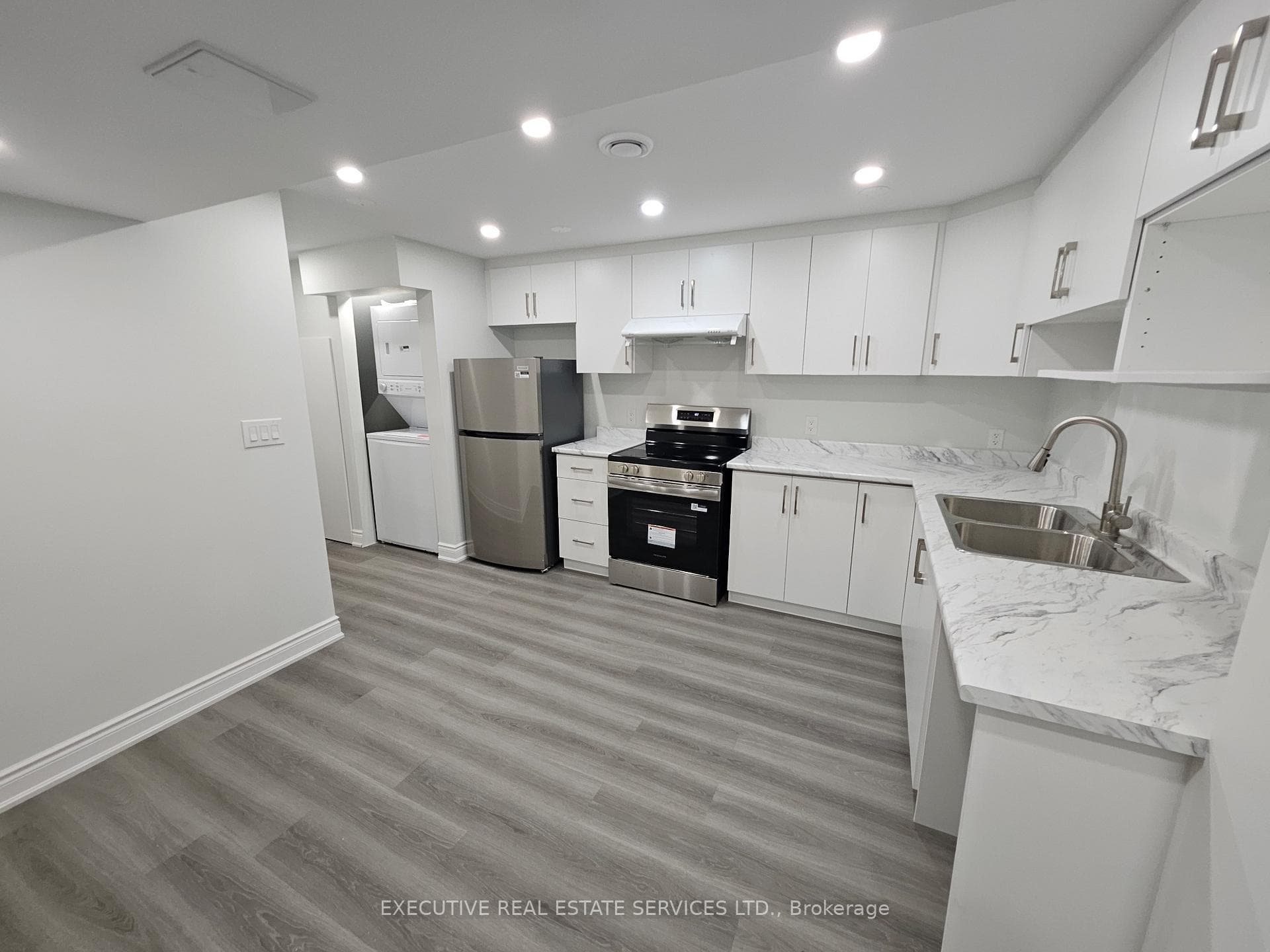 3910 Skyview Street photo 7