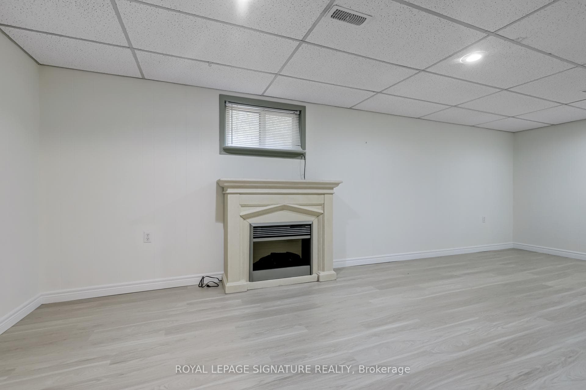 383 Maplehurst Avenue photo 24