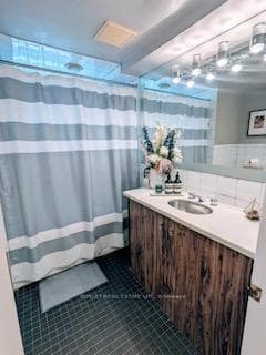 25 Rosewell Avenue Unit Lower photo 16