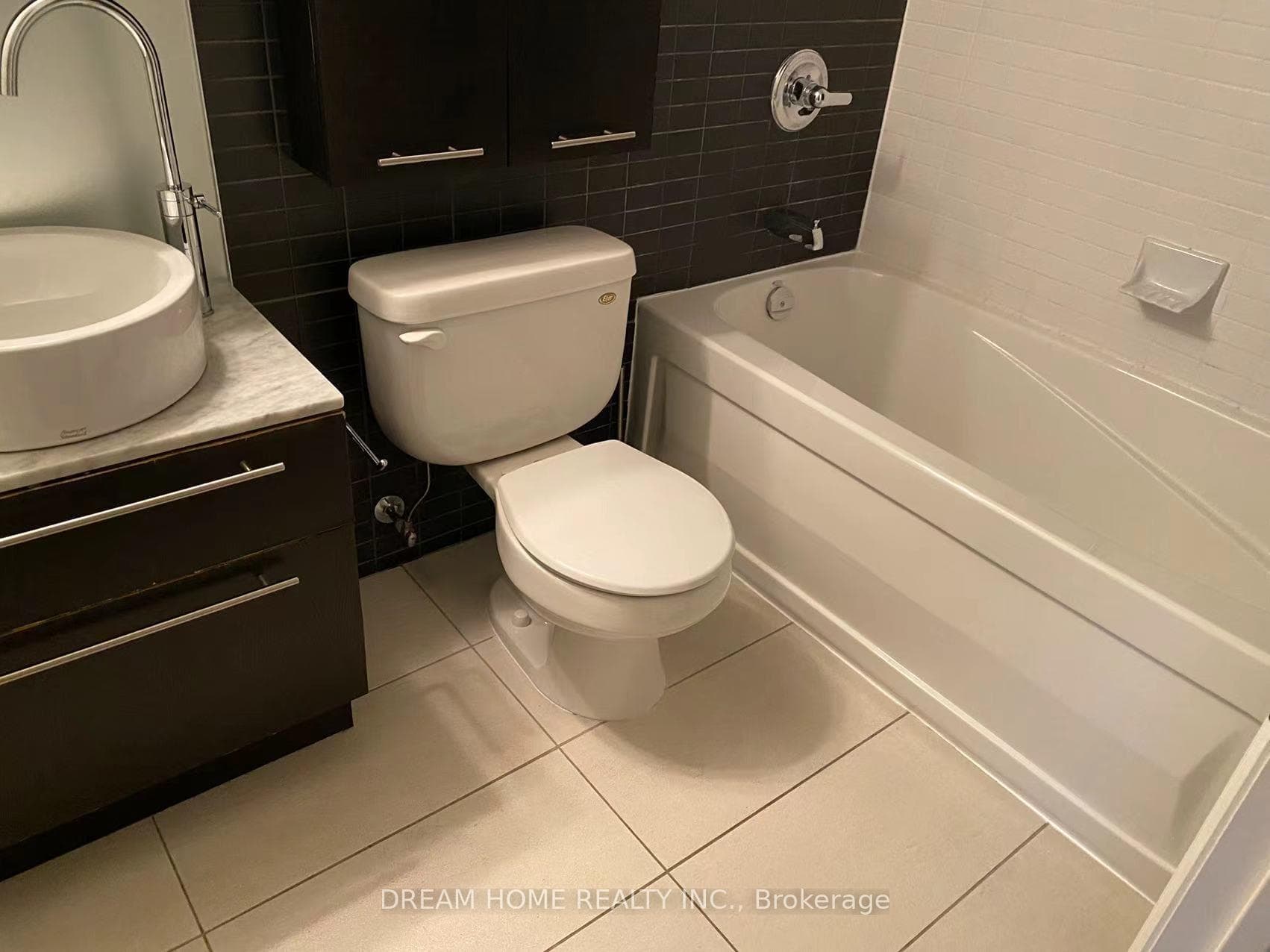 25 Carlton Street Unit 3302 photo 7