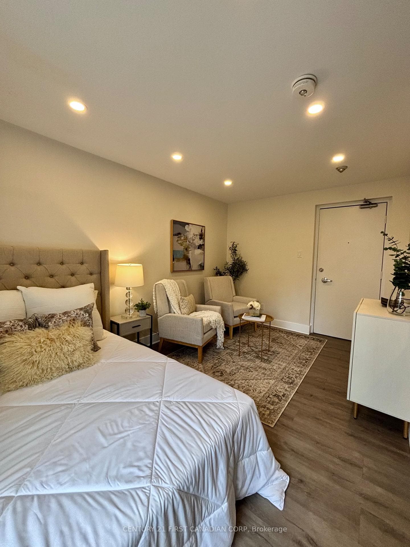 Can be furnished