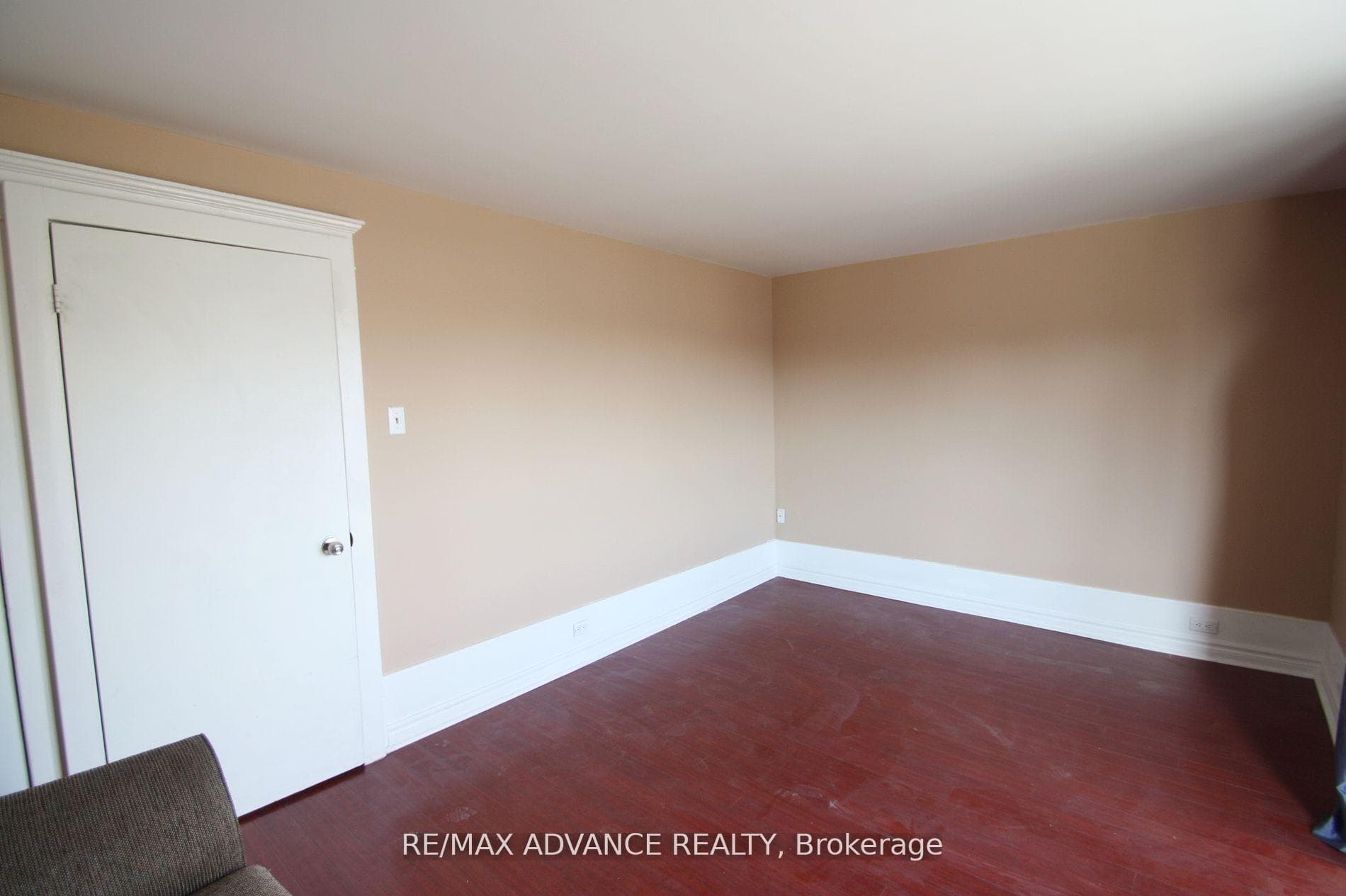 572 Danforth Avenue Unit 3rd Flr photo 17