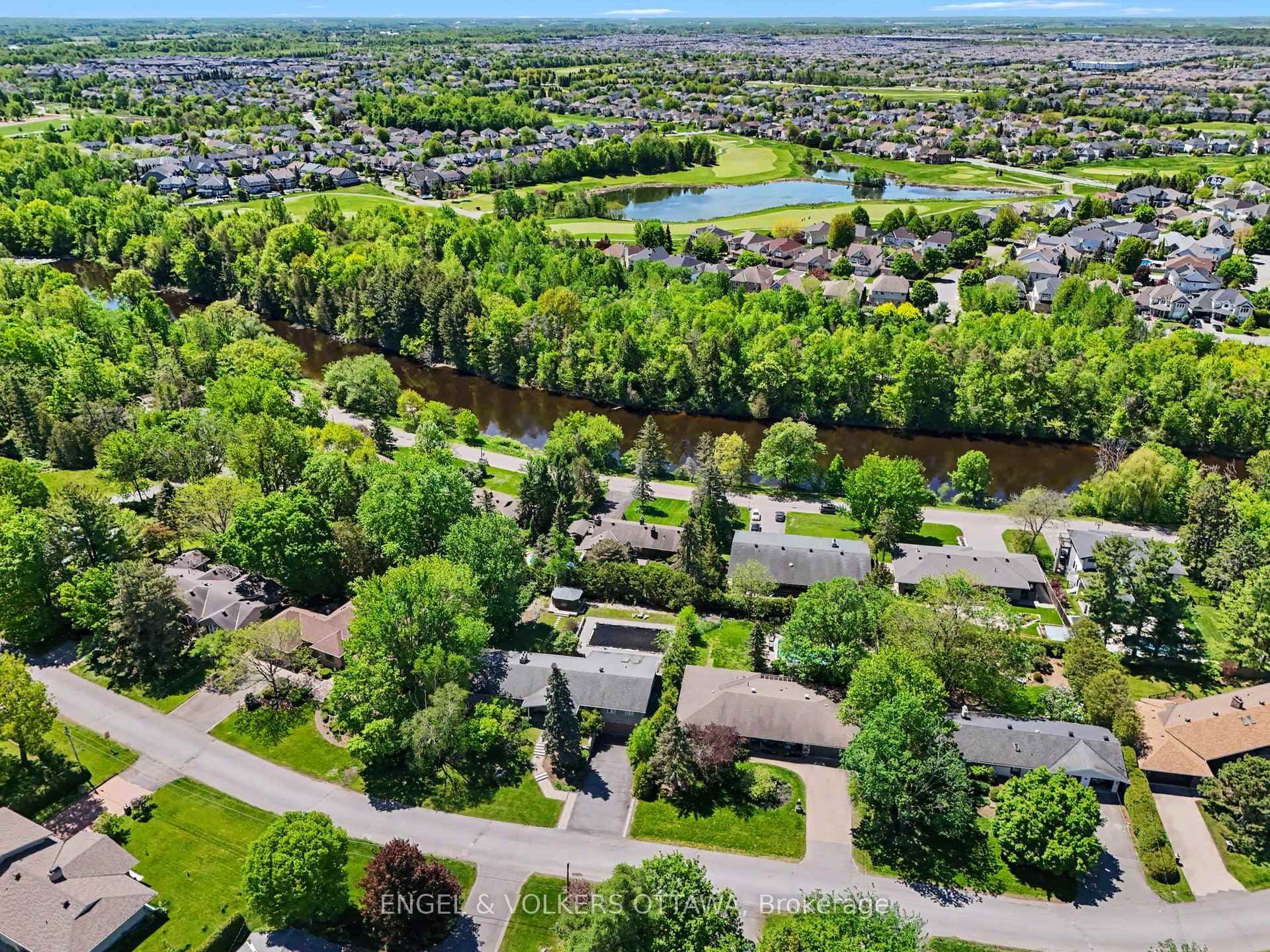 17 Goodwood Drive photo 46