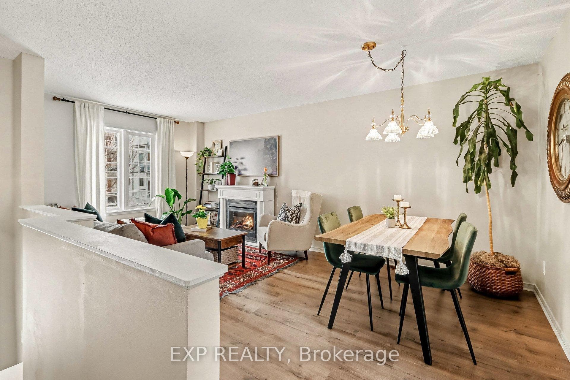 211 Gershwin Private photo 7