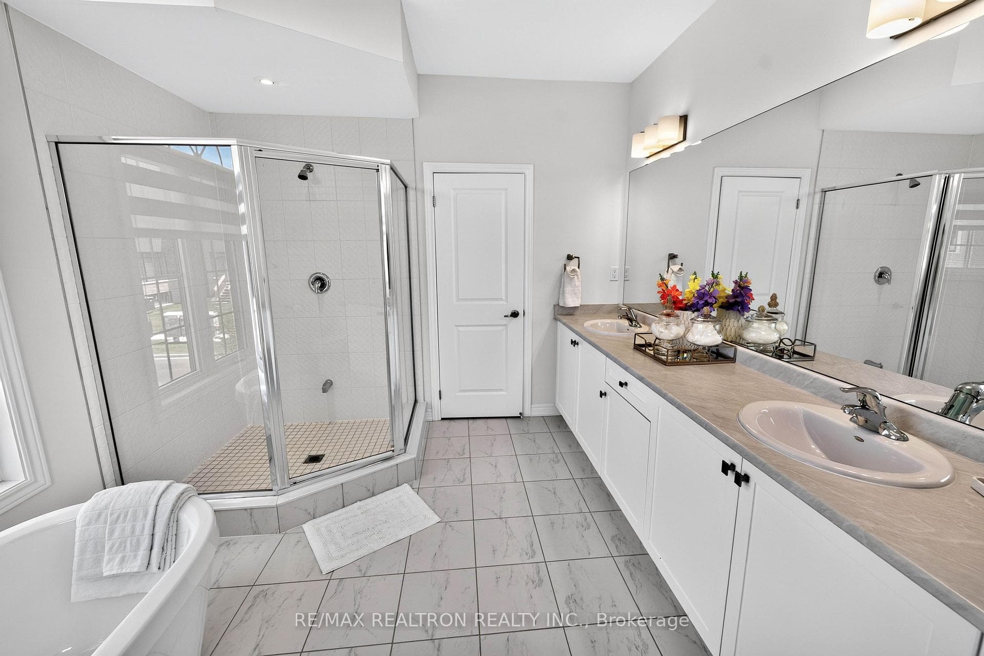 40 Auckland Drive photo 24