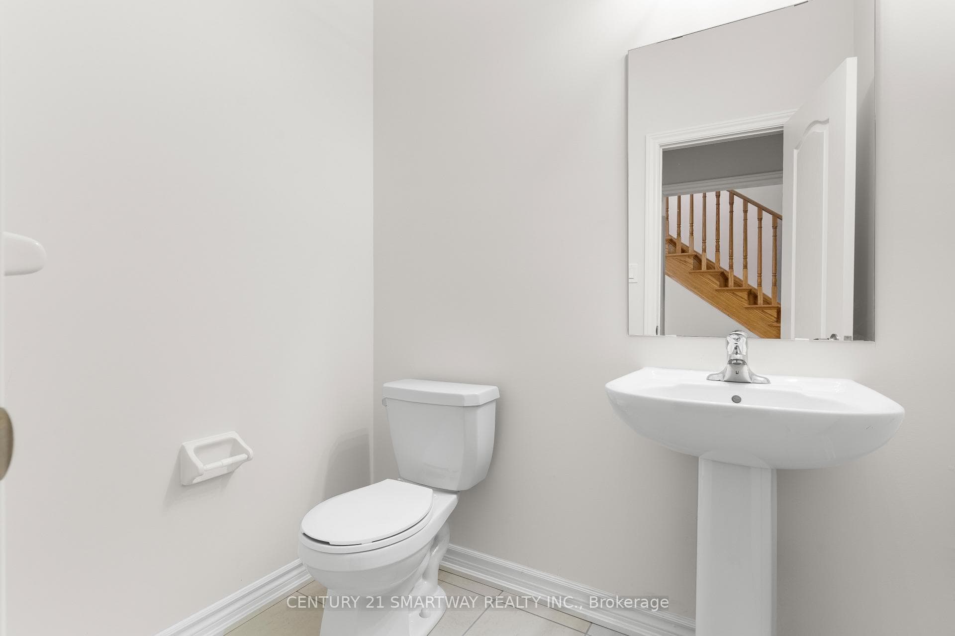 40 HUNTSWORTH Avenue photo 5