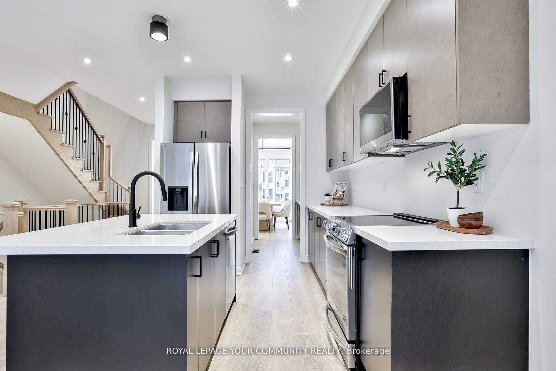 2713 Peter Matthews Drive photo 5