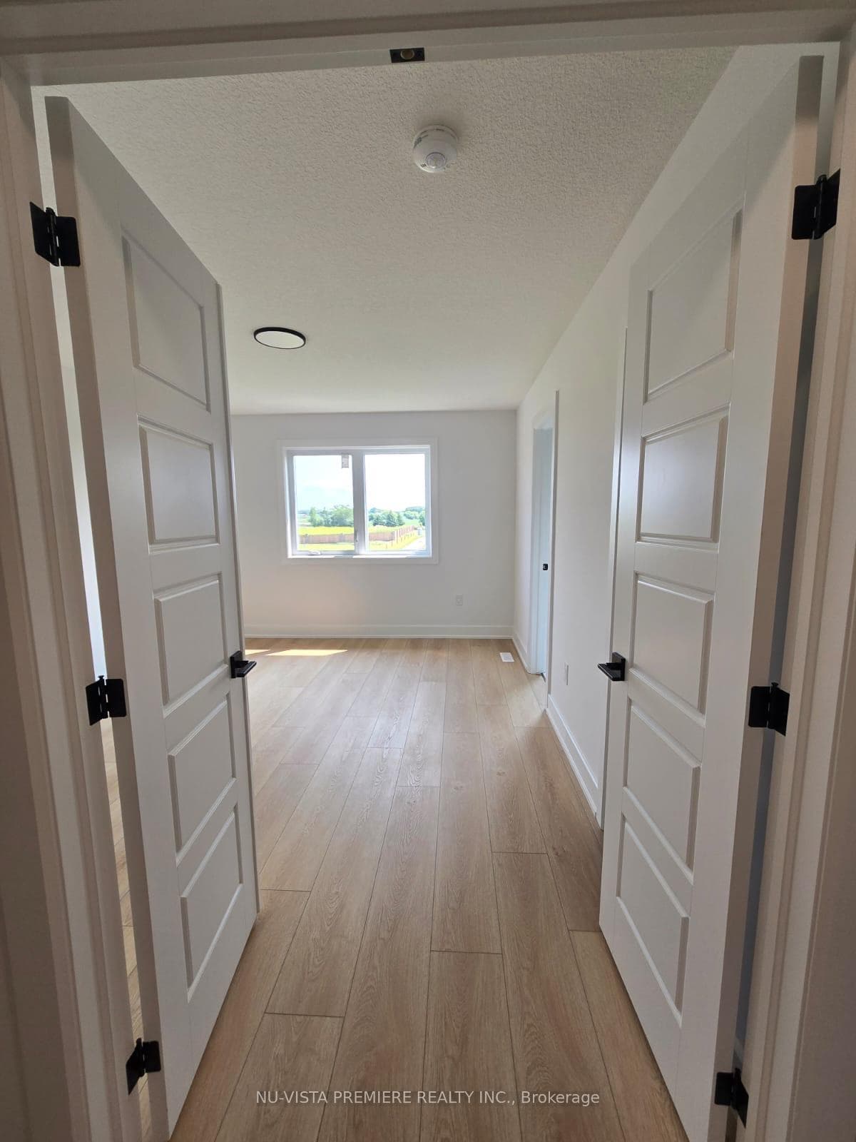 266 Basquiat Crescent photo 22