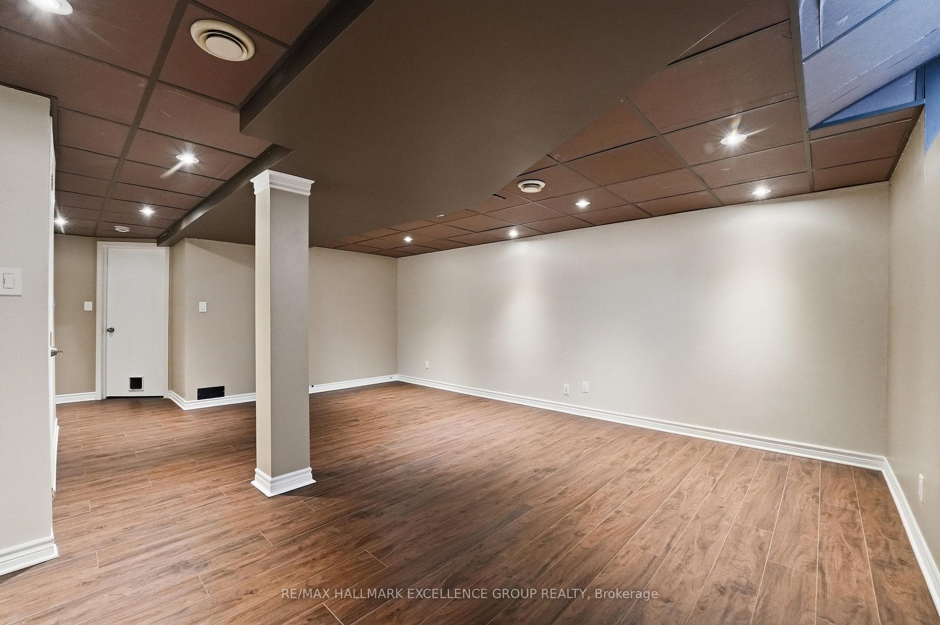 887 Nesting Way photo 39