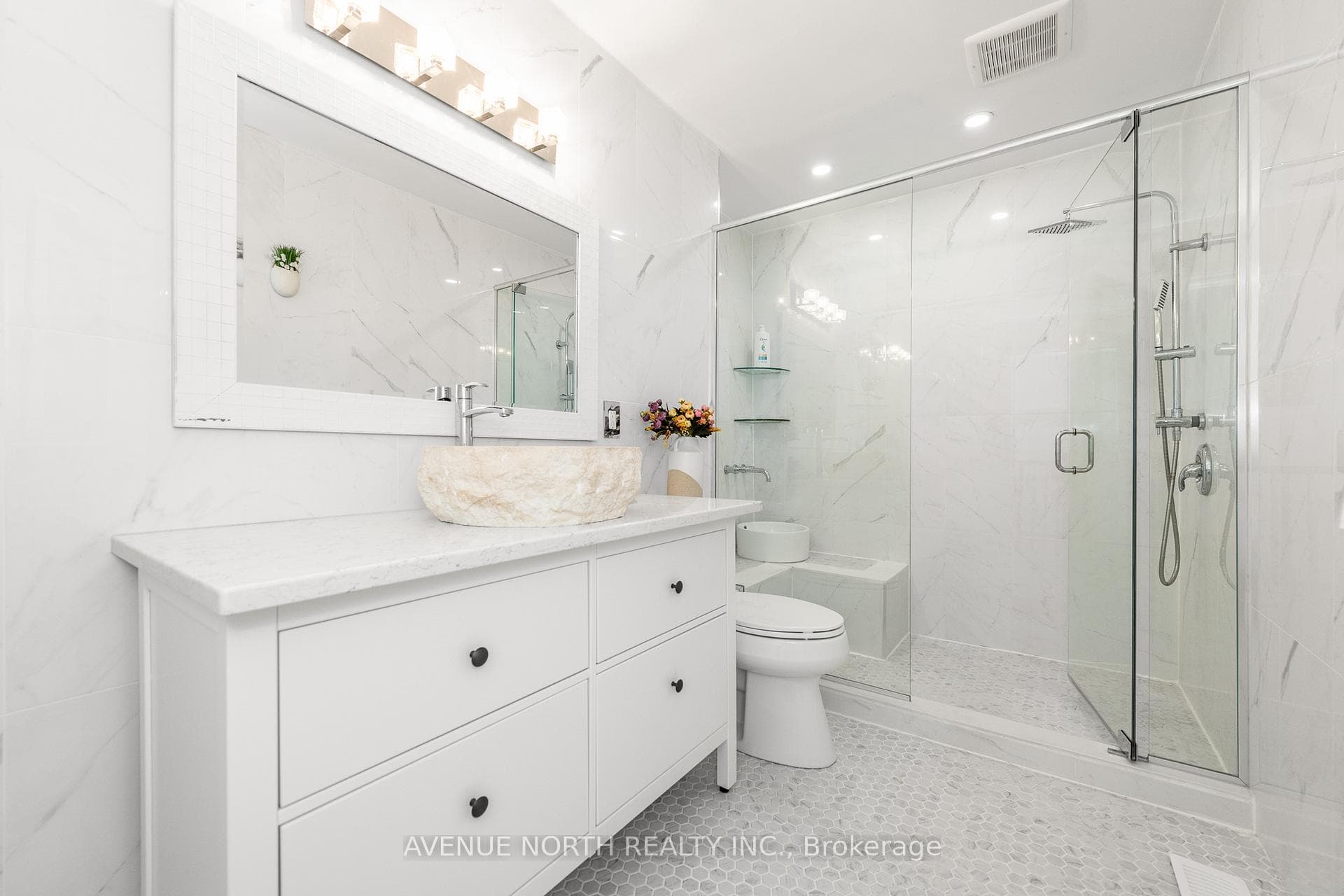 Main Floor 3-piece Bathroom.