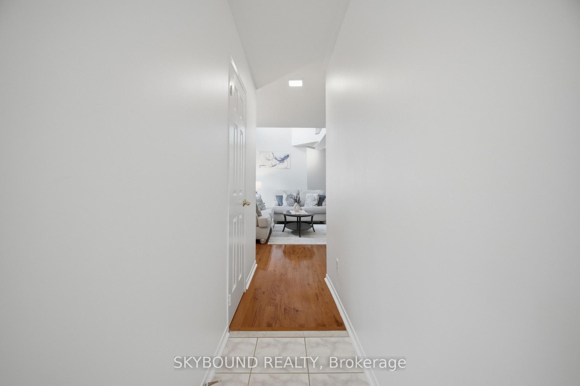 3906 Zenith Court photo 4